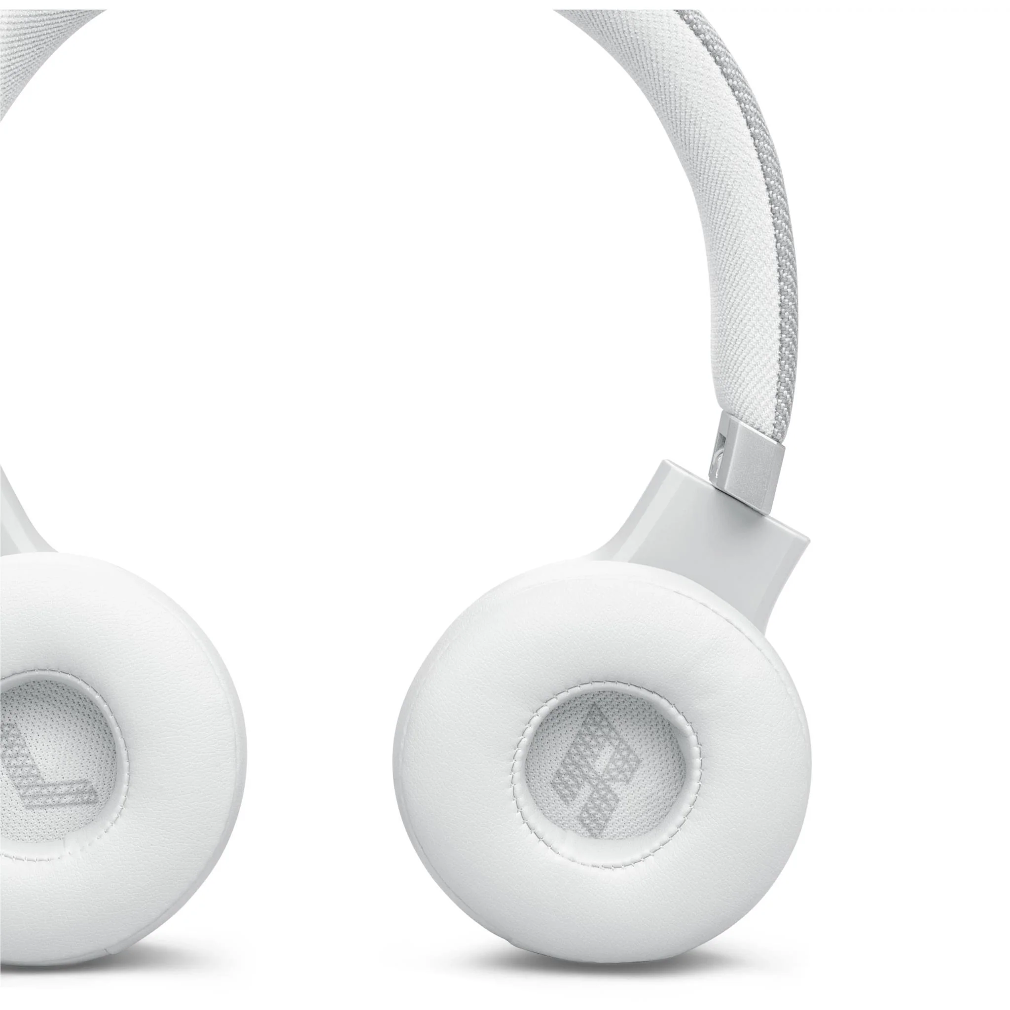 JBL Live 670NC White
